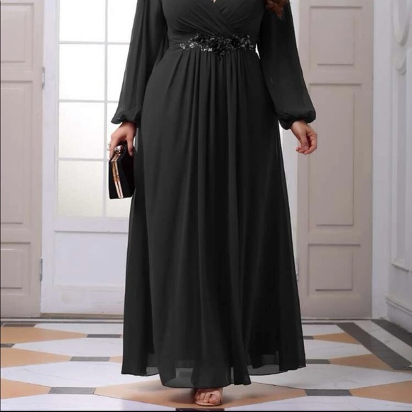 Plus Contrast Sequin Floral Appliqué Wrap Chiffon Dress Black from SHEIN - Picture 3 of 11